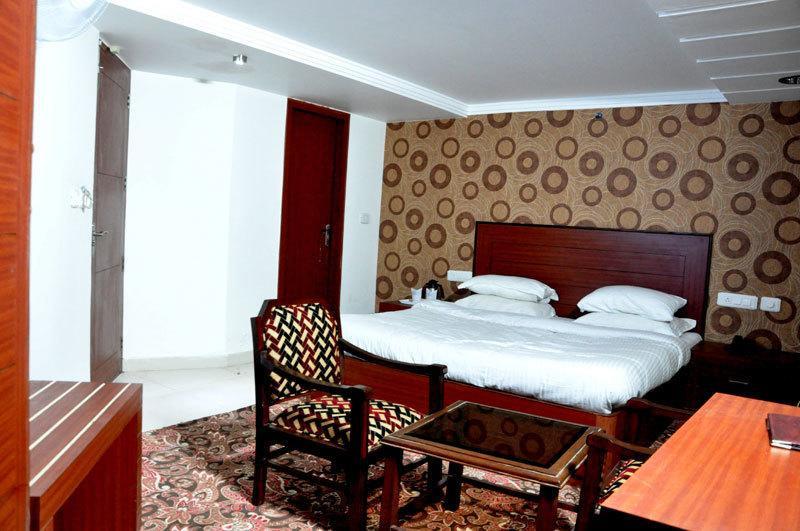 Hotel Trinetar Resorts Batoti Kültér fotó