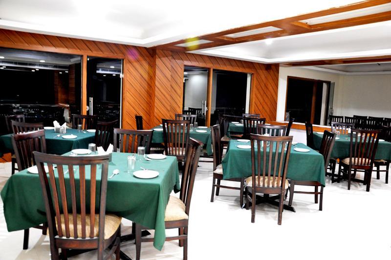 Hotel Trinetar Resorts Batoti Kültér fotó