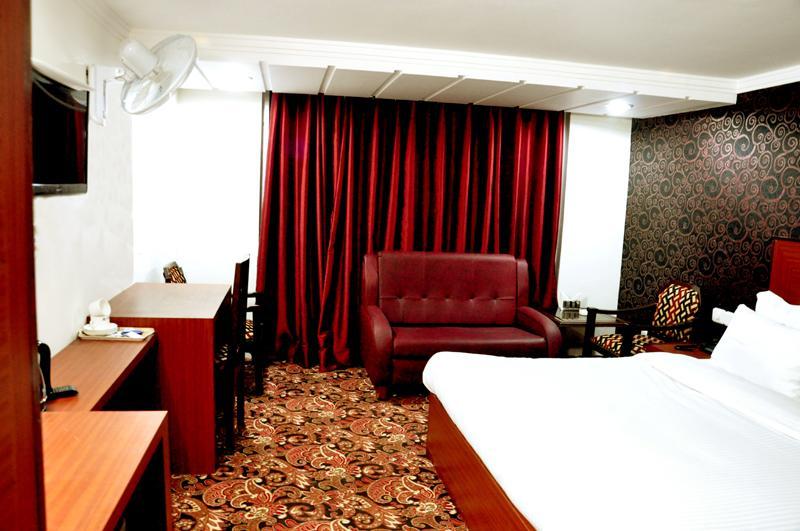 Hotel Trinetar Resorts Batoti Kültér fotó